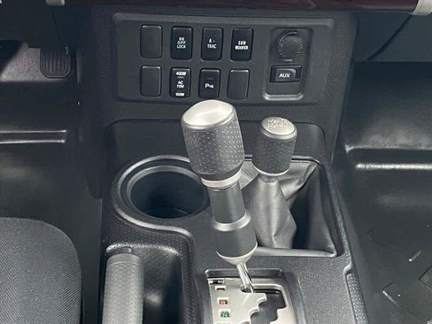 Used 2007 Toyota FJ Cruiser 4WD image 14