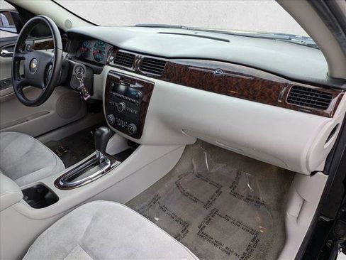 Used 2013 Chevrolet Impala LT w/ LT Sunroof Package image 21