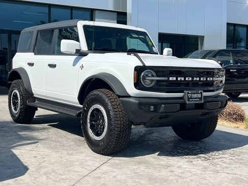 New 2026 Ford Bronco Outer Banks w/ Sasquatch Package AWD/4WD image 9