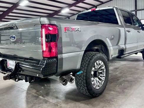 Used 2024 Ford F250 Lariat w/ Lariat Ultimate Package AWD/4WD image 3