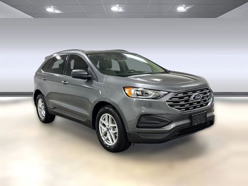 Used 2021 Ford Edge SE image 5