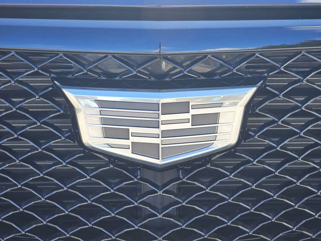 Certified 2024 Cadillac XT4 Sport w/ Cold Weather Package AWD/4WD image 10