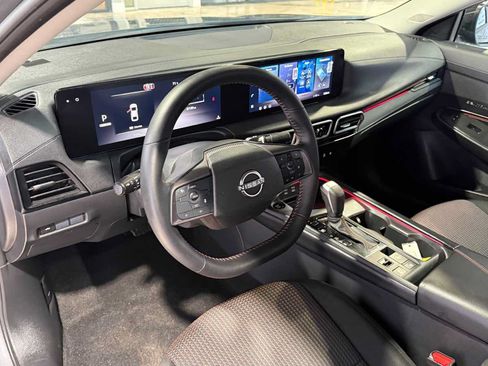 Used 2026 Nissan Sentra SR w/ Floor Mat Package FWD image 31