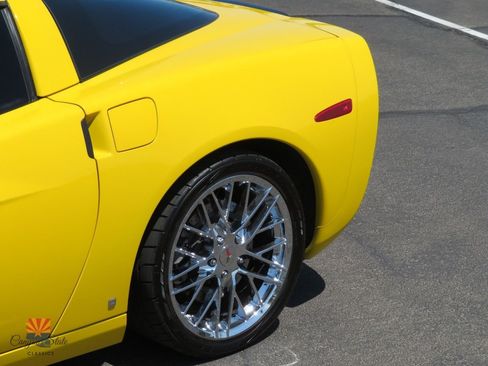 Used 2009 Chevrolet Corvette Coupe w/ Preferred Equipment Group RWD image 16