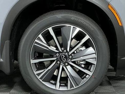 Certified 2027 INFINITI QX60 Luxe w/ Cargo Package FWD image 7
