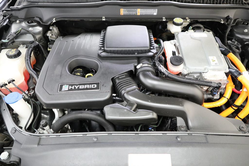 Used 2019 Ford Fusion SE FWD image 12
