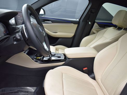 Used 2025 BMW X4 xDrive30i image 10