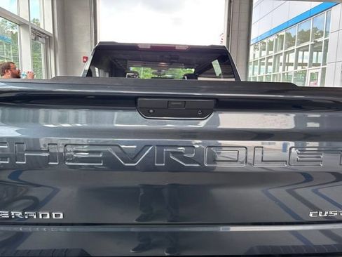 Used 2021 Chevrolet Silverado 1500 Custom Trail Boss AWD/4WD image 7