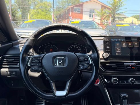 Used 2019 Honda Accord Sport image 18