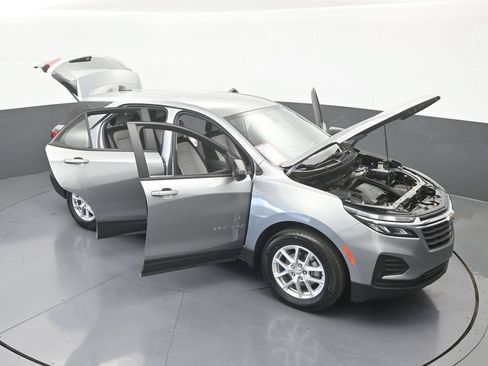 Used 2024 Chevrolet Equinox LS FWD image 65