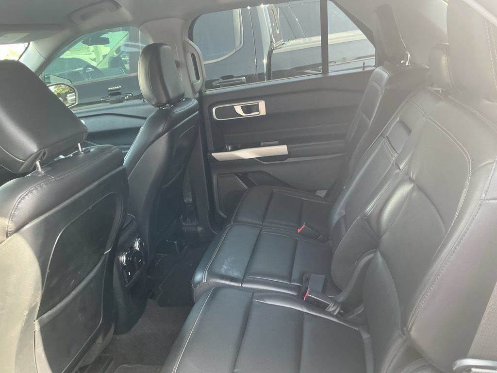 Used 2020 Ford Explorer XLT w/ Equipment Group 202A RWD image 17