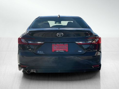 Used 2025 Toyota Camry SE image 4