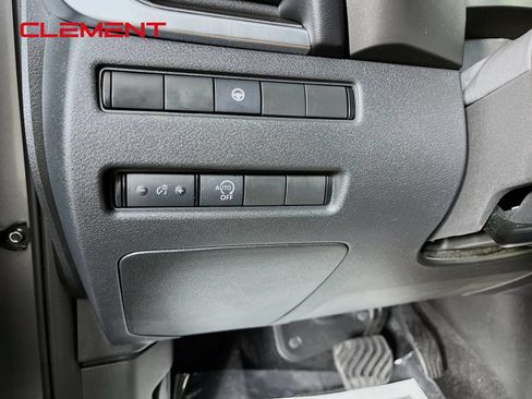 Used 2023 Nissan Rogue SV AWD/4WD image 13