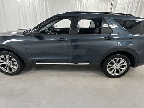 Used 2022 Ford Explorer XLT w/ Equipment Group 202A AWD/4WD image 6