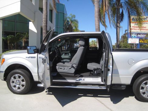 Used 2013 Ford F150 XLT w/ Luxury Equipment Group AWD/4WD image 19