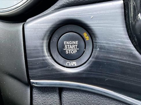 Certified 2021 Jeep Grand Cherokee Limited w/ Quick Order Package 28K 80th AWD/4WD image 28