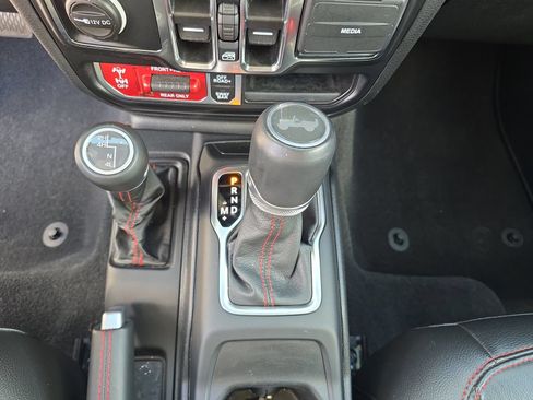 Used 2021 Jeep Wrangler Unlimited Rubicon AWD/4WD image 20
