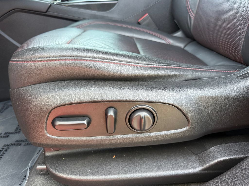 Used 2020 Chevrolet Blazer RS w/ LPO, Floor Liner Package FWD image 10