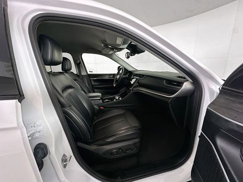 Used 2021 Jeep Grand Cherokee L Limited image 32