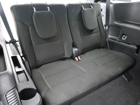 Used 2023 Ford Explorer XLT image 25