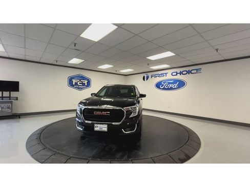 Used 2024 GMC Terrain SLE AWD/4WD image 5