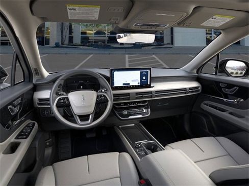 New 2026 Lincoln Corsair Premiere image 9