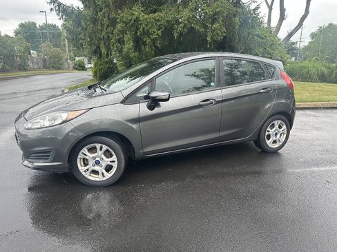Used 2016 Ford Fiesta SE FWD image 4
