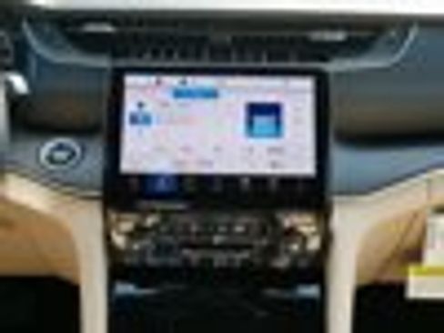 New 2025 Jeep Grand Cherokee Limited w/ Black Appearance Package image 8