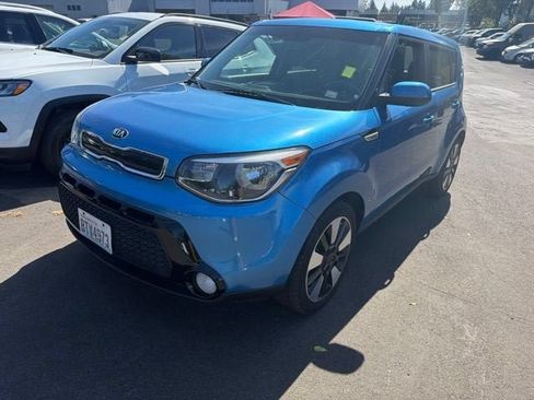 Used 2016 Kia Soul + w/ Designer's Package FWD image 4