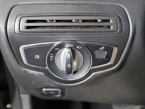 Used 2021 Mercedes-Benz GLC 300 GLC 300 w/ Multimedia Package image 39