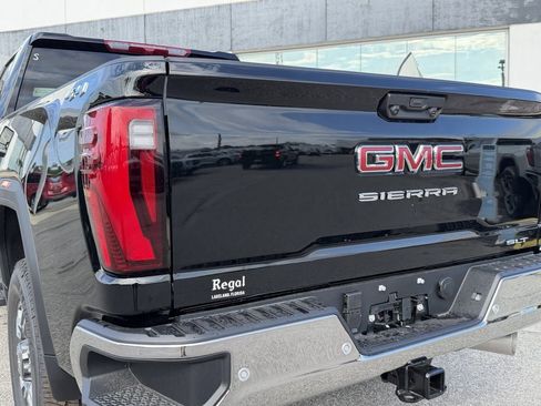 New 2026 GMC Sierra 2500 SLT w/ SLT Premium Package AWD/4WD image 11