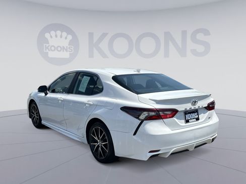 Used 2024 Toyota Camry SE FWD image 14