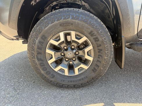 Certified 2023 Toyota Tacoma TRD Off-Road AWD/4WD image 24