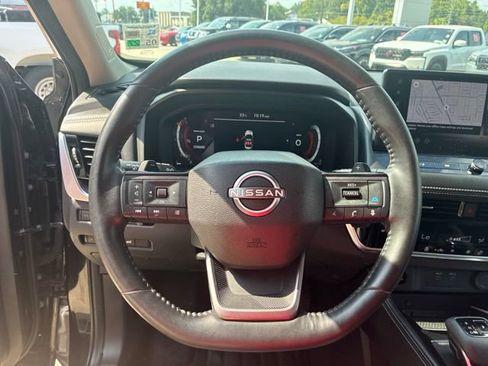 Used 2025 Nissan Rogue Platinum FWD image 22