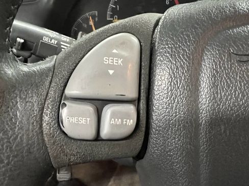 Used 1997 Pontiac Grand Prix GT w/ Opt Pkg image 16