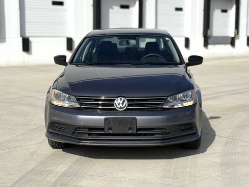 Used 2015 Volkswagen Jetta SE image 2