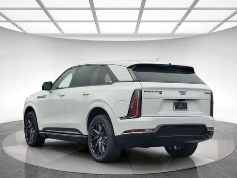 New 2025 Cadillac Escalade IQ Sport 2 w/ LPO, ONYX Package image 7