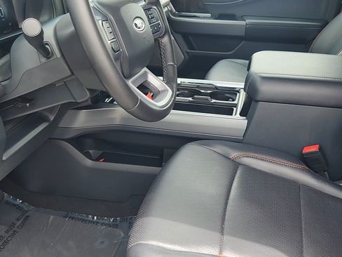 Certified 2025 Ford F250 Lariat AWD/4WD image 17