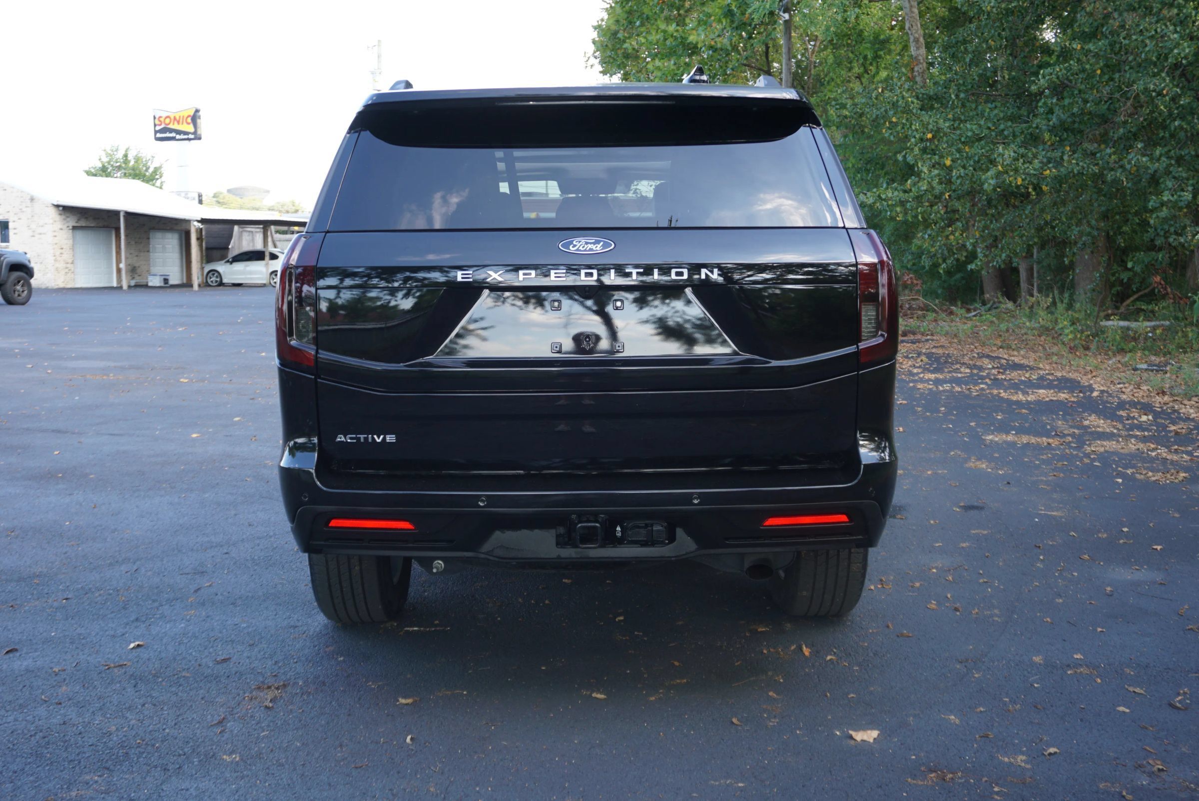 Used 2025 Ford Expedition Active RWD image 7