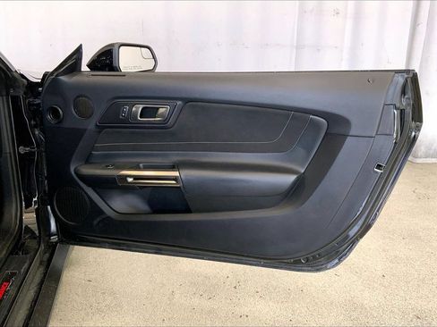 Used 2017 Ford Mustang Shelby GT350 RWD image 23