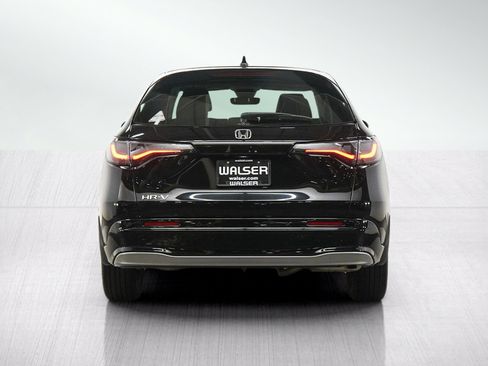 Used 2023 Honda HR-V EX-L image 4