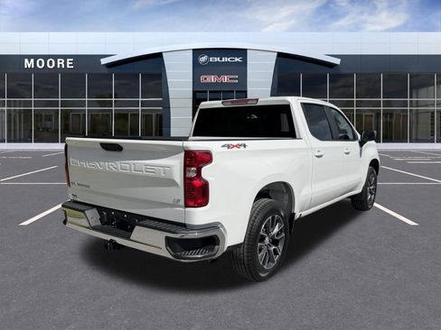 Used 2022 Chevrolet Silverado 1500 LT AWD/4WD image 3