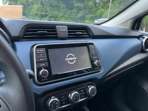 Used 2025 Nissan Versa SV FWD image 17