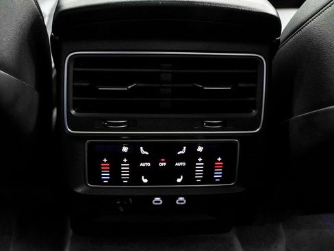Used 2023 Audi Q8 Prestige image 20