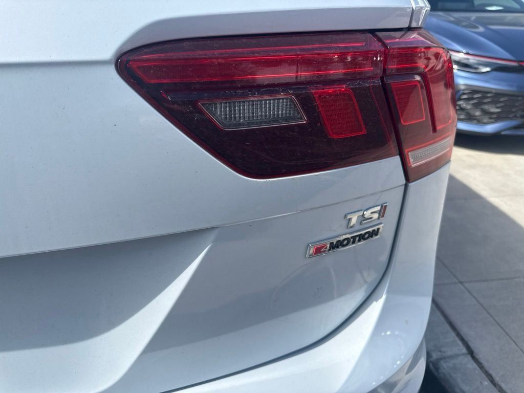 Used 2018 Volkswagen Tiguan SE AWD/4WD image 8