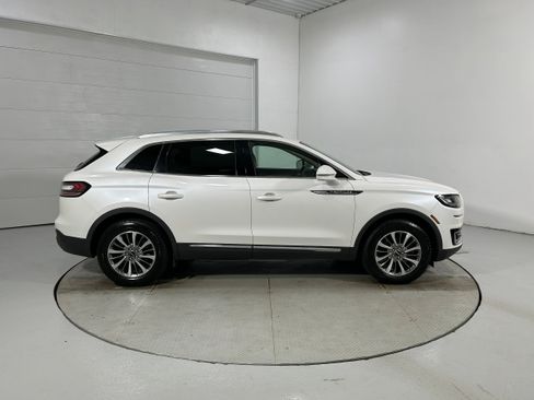 Used 2019 Lincoln Nautilus Select AWD/4WD image 37