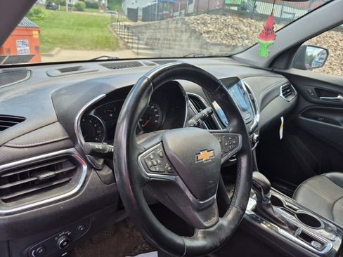 Used 2023 Chevrolet Equinox Premier AWD/4WD image 10