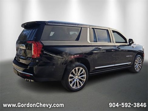 Used 2022 GMC Yukon XL Denali image 6