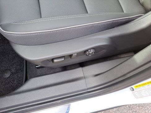 New 2026 Buick Envision Avenir image 16