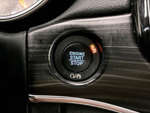 Used 2019 Jeep Grand Cherokee Limited AWD/4WD image 34